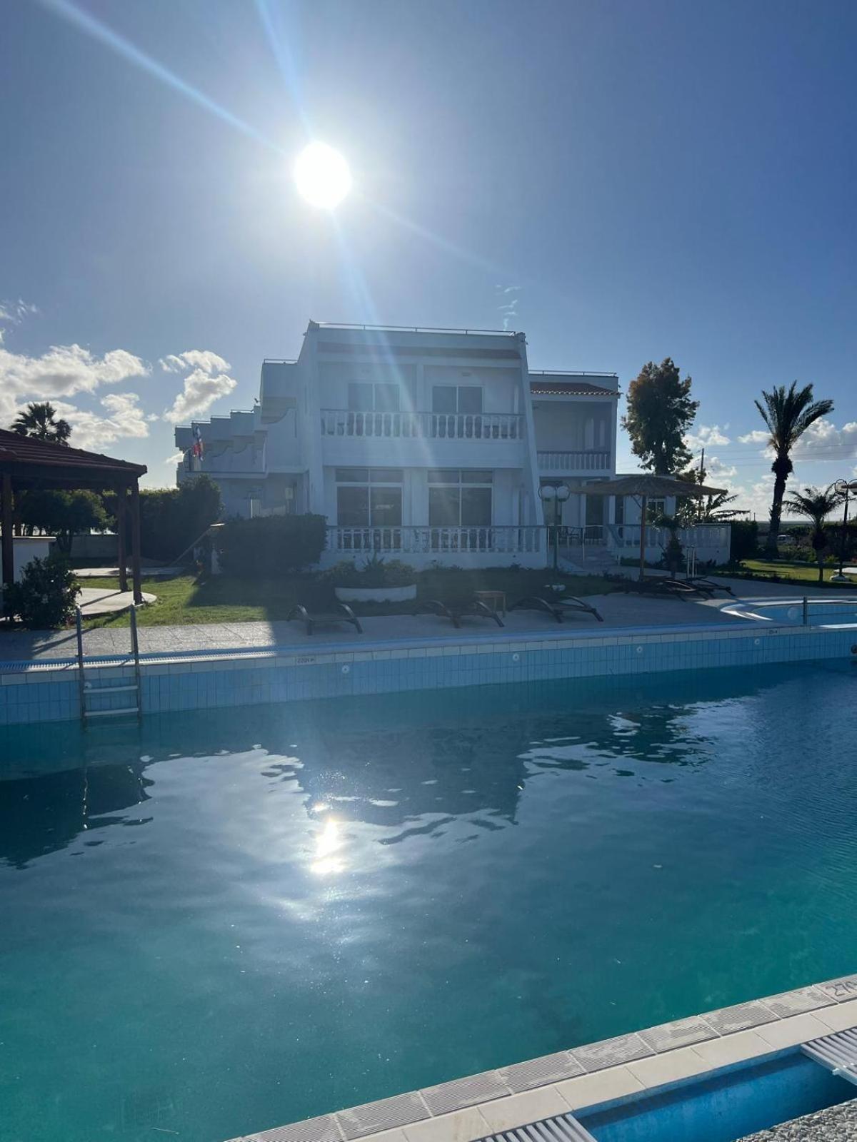 Ayit Hotel Theológos Exteriör bild